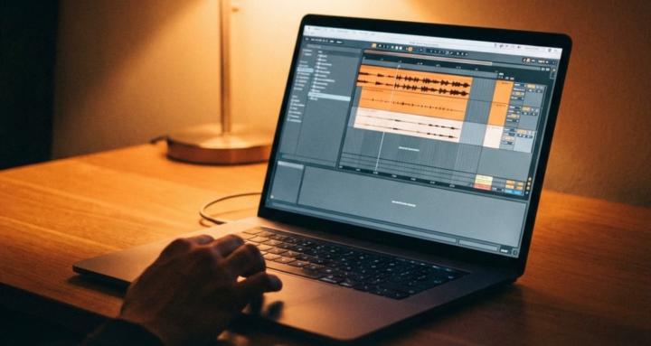 Write your own Songs with Mark