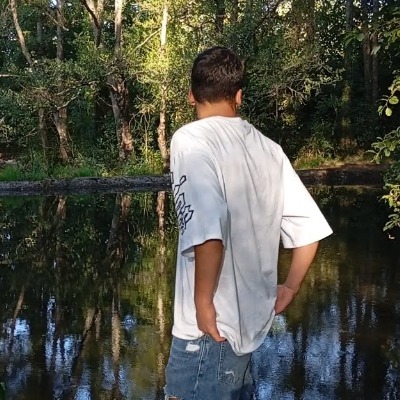 Adrián Valentín