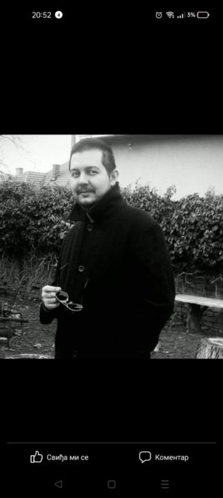 Armando Bukur