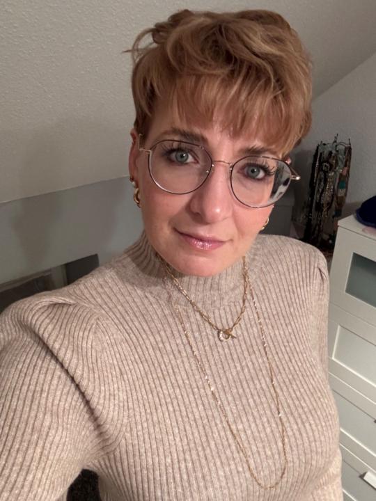 Melanie Bertram