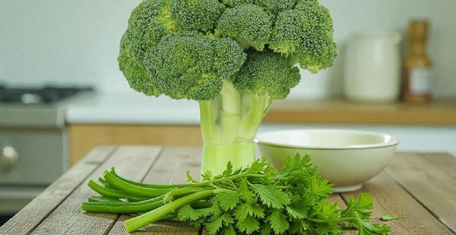Broccoli 🥦 & Kale Chips/ Hummus