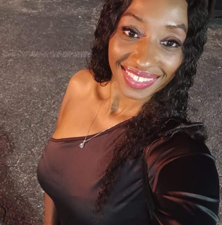 Kamela Burse