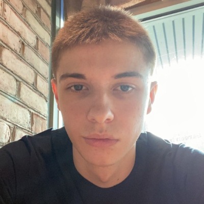 Zach L.