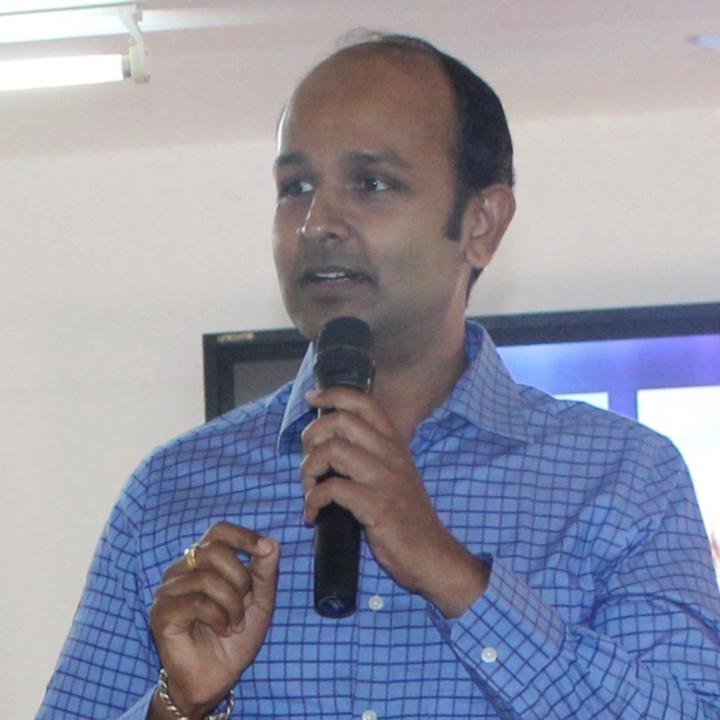 Karthikeyan R