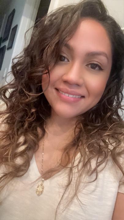 Evelyn Flores