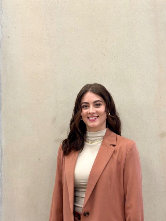 Laura Thron