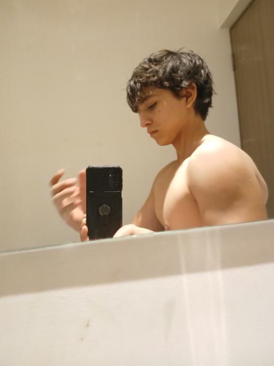 Ian Flores