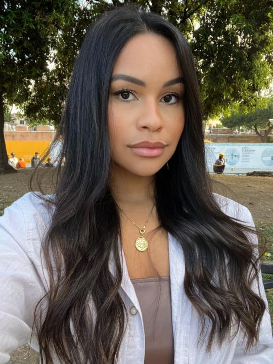 Thais Oliveira
