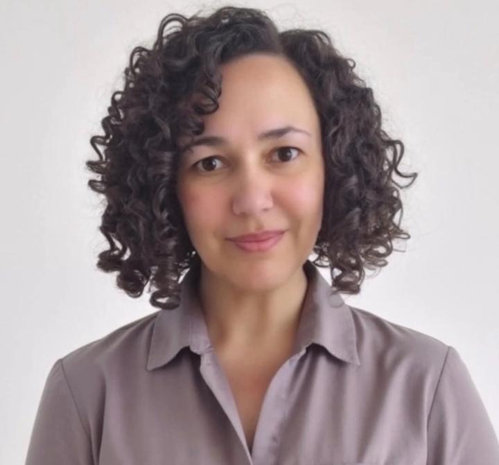 Janine E
