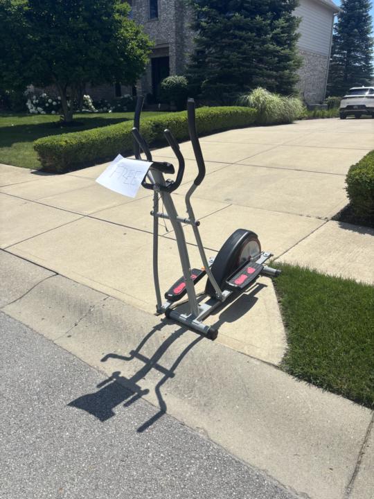 Free elliptical