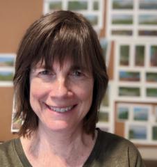 Julie Holmes