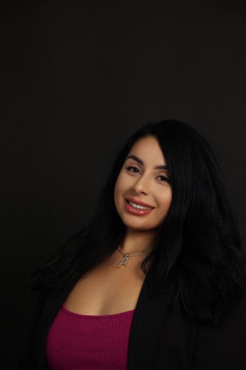 Alexa Luna