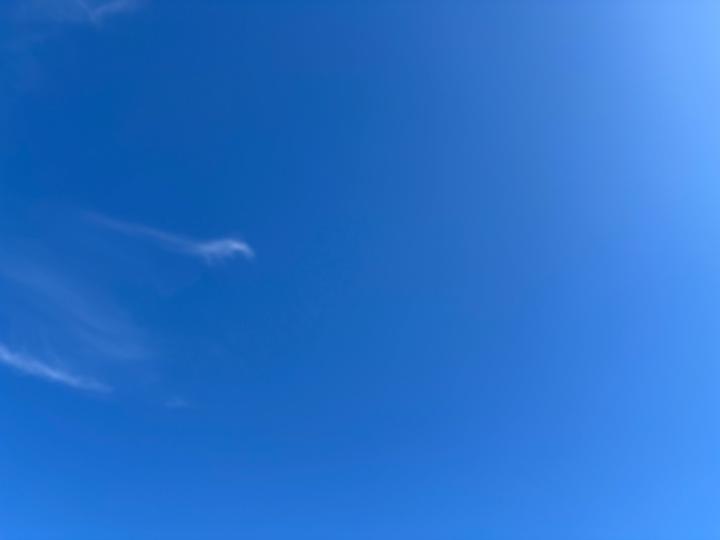 M K