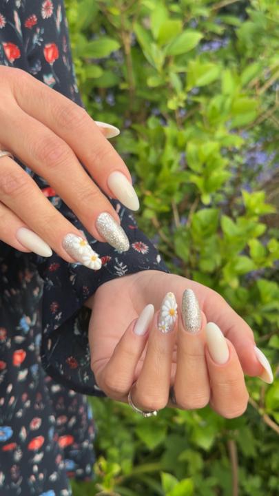 I feel like we don’t do this enough here… 🥹💅