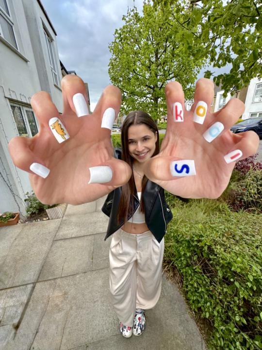 I had to share this with you guys 💅🐱