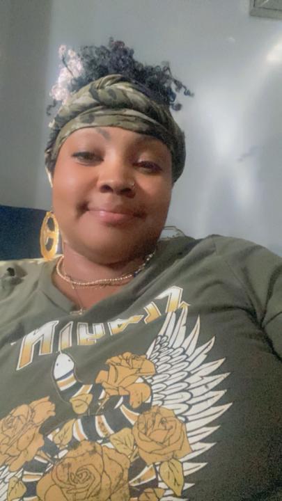 Tarleshia Holmes