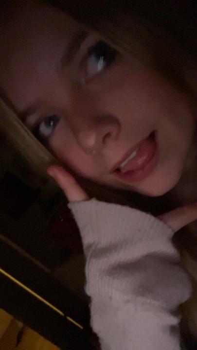 𝒯𝓊𝓋𝒶 𝐻𝑒𝓇𝓌𝑒𝓁𝓁 𝐸𝒾𝓀