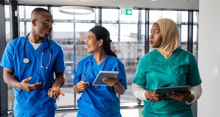 AZ TRAVEL CNAS 🏥🩺