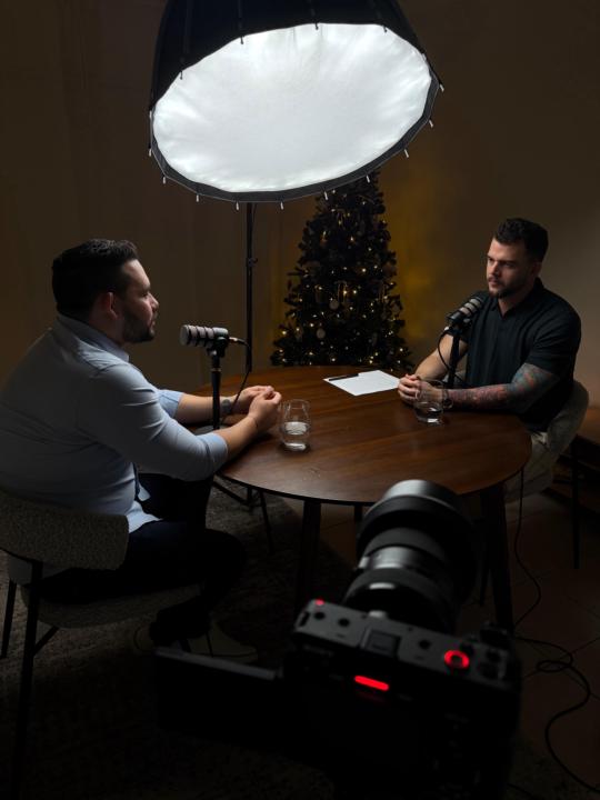 🧠 La regla de los 3 segundos que decide si alguien confía en tu contenido (o lo ignora)