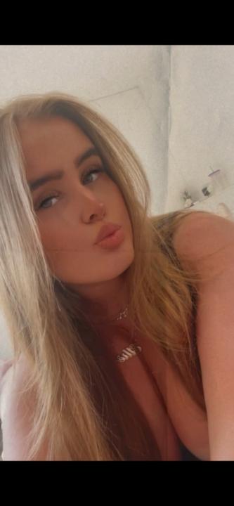 Ellie Jones