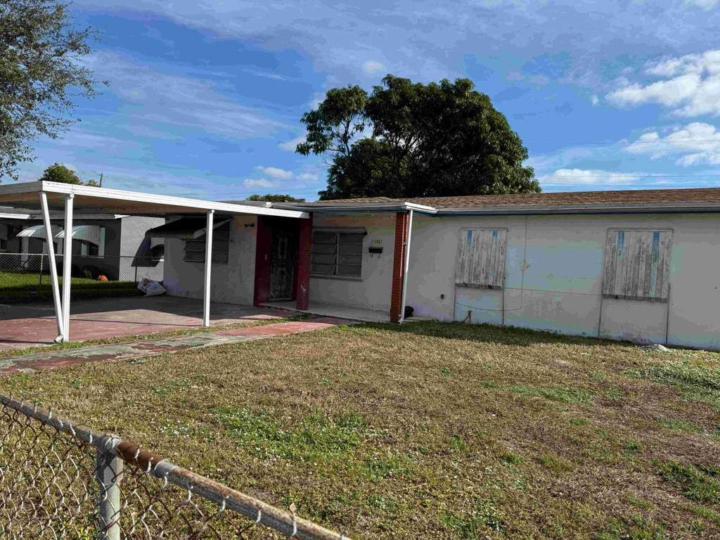 15921 NW 18th Pl, Miami Gardens, FL 33054