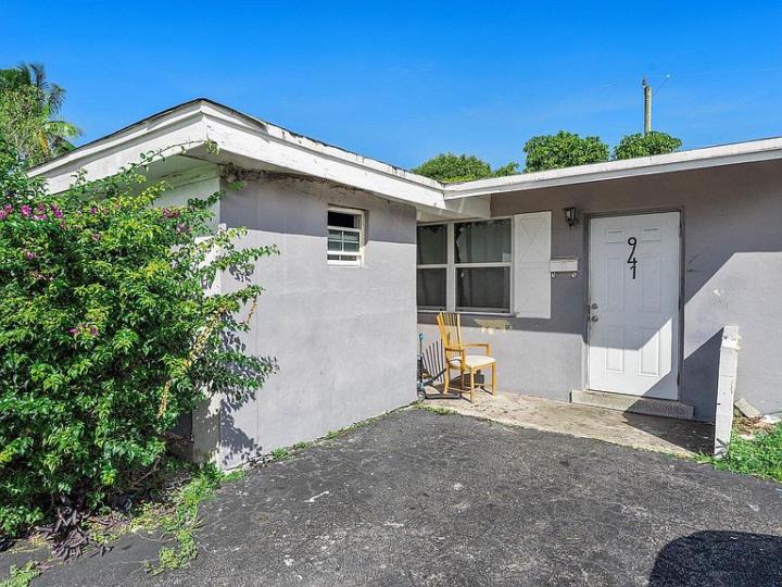 941 NE 51th St, Deerfield Beach, FL 33064