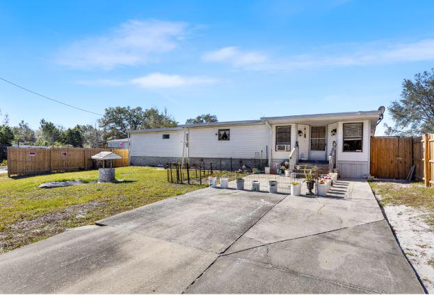 VIP Deals! - Price DROPPED on this 3/2 Mobile home in Deland, FL!