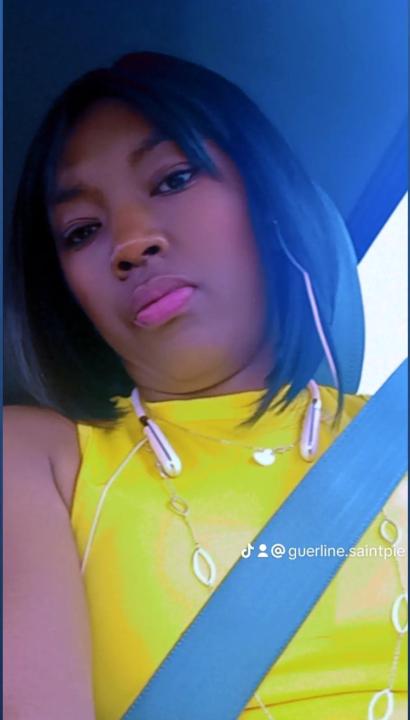 GUERLYNe Saintpierre