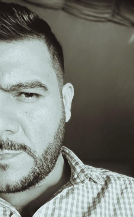 Edgar Lares