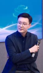 Luis Wang