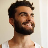Yuval Satat kombor