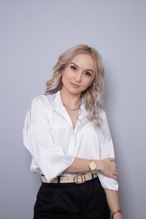 Laura Czakóné Lévai