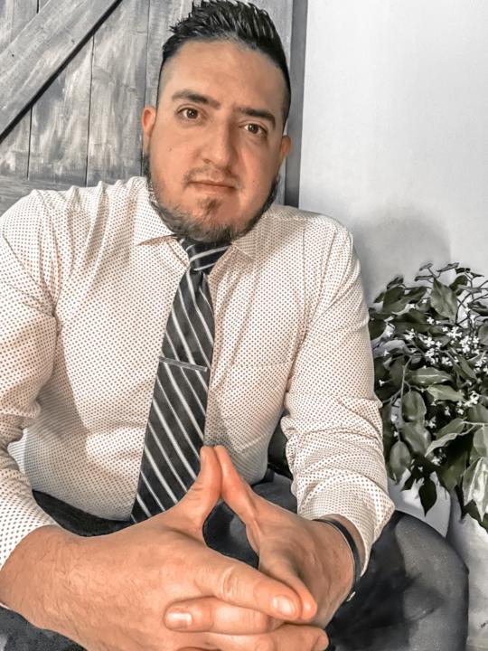 Luis D Garcia