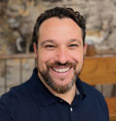 Derek Saenz