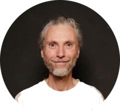 Sven Hagolani