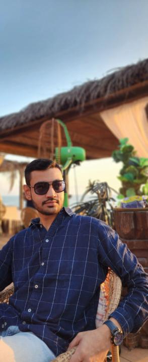 Dhruv Kakadia