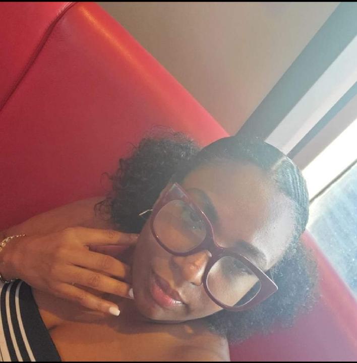 Tiyesha Holmes
