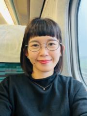 黃 紫綾