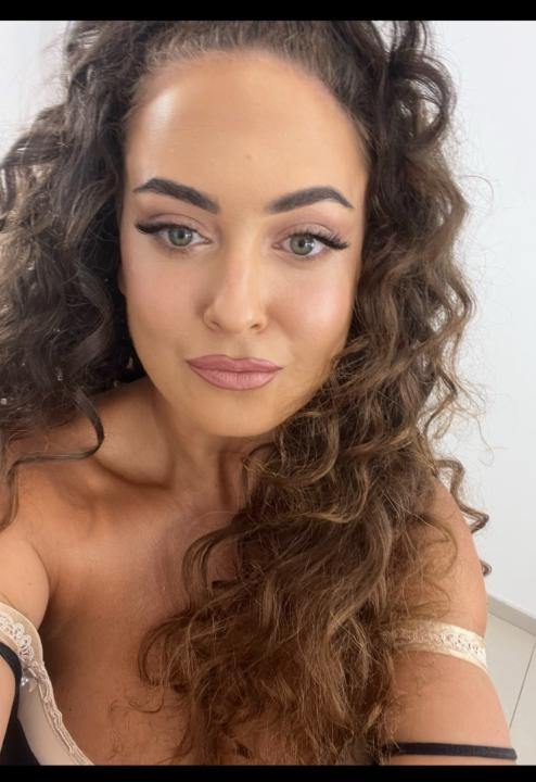 אתי אלקובי וסקר