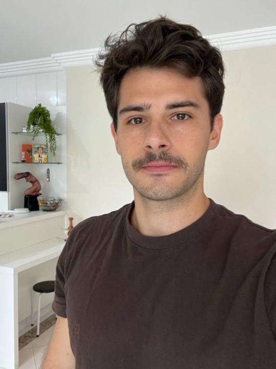 Roger Mello