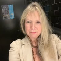 Suellen Stringer-Hye