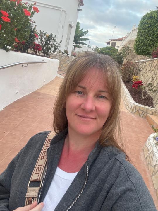 Sheryl Lowe