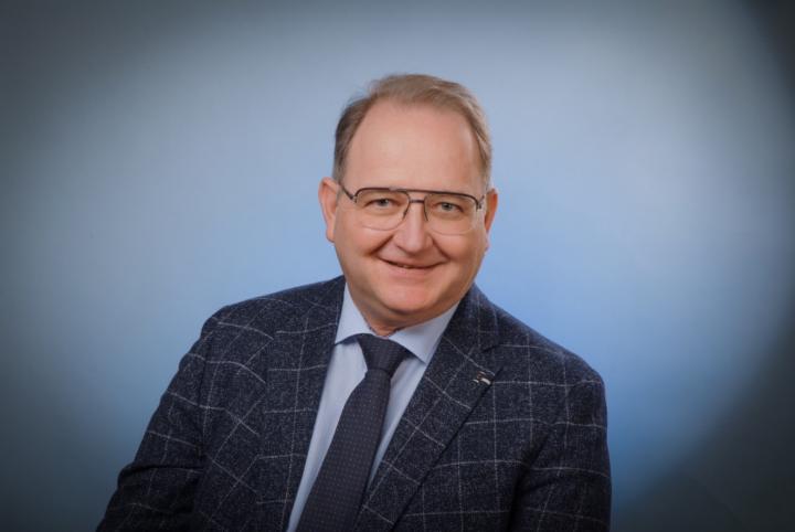 Dr. Alexander Laub