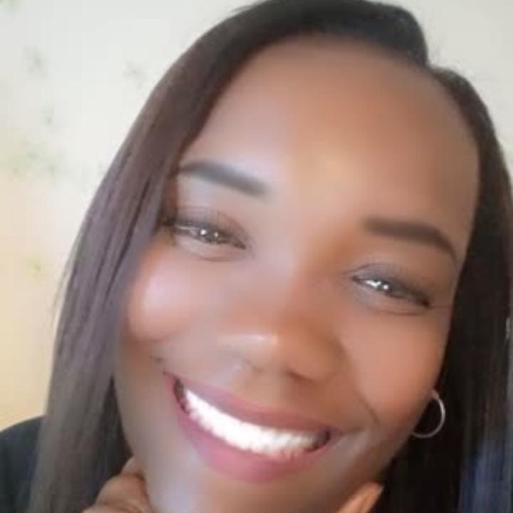 Yvelle Suares
