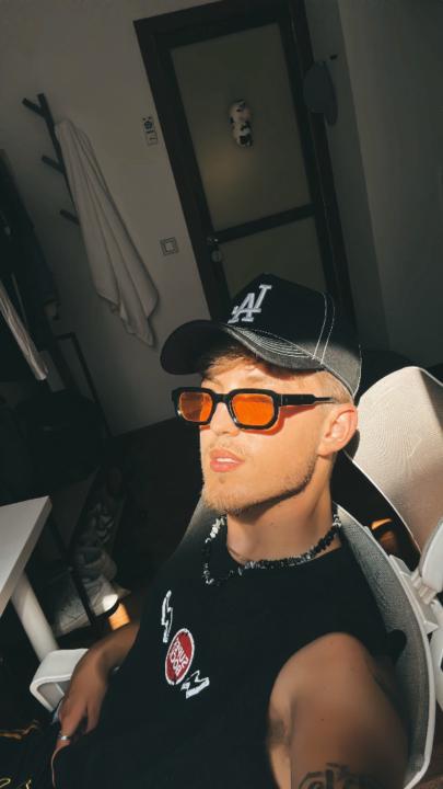Daniel Criss blunt