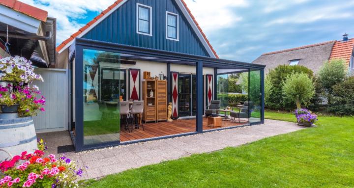 Mr Contractor & Co Family