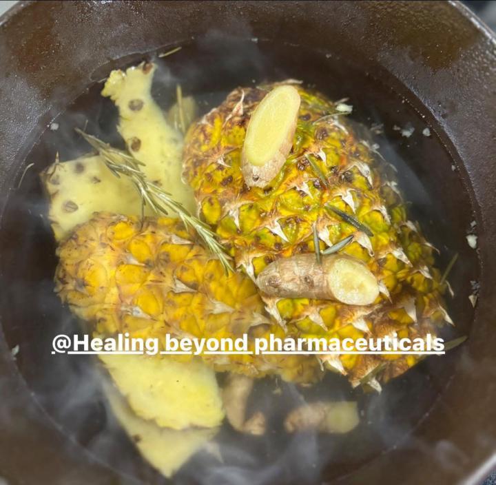 The correct way to eat pineapple is to include the stalk