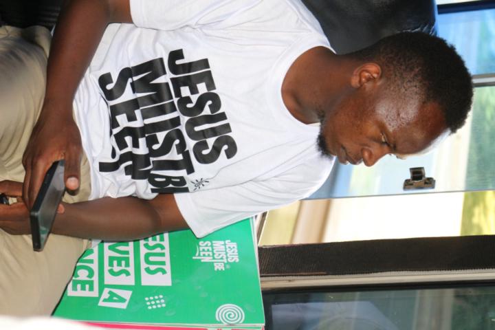 Mike Kimani gatia