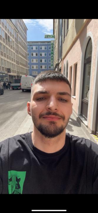 Enes Tinur