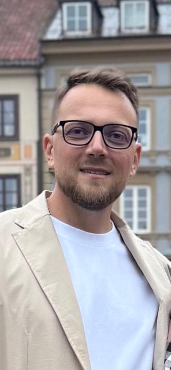 Mo Romanowicz